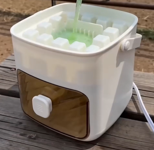 The 1-Second Push Ice Maker Bucket | 一秒出冰制冰桶